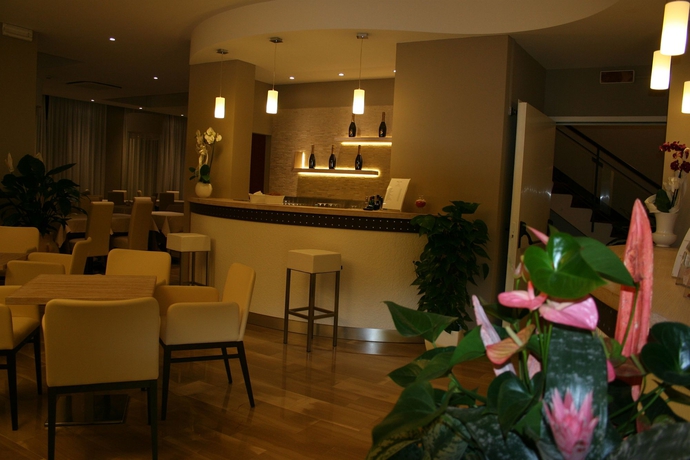 Imagen de los interiores del Hotel Lalla Beauty and Relax. Foto 7