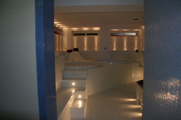 Imagen de la piscina del Hotel Lalla Beauty and Relax. Foto 9