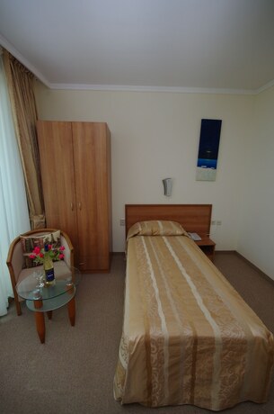 Imagen de la habitación del Hotel Lalov Egrek. Foto 13