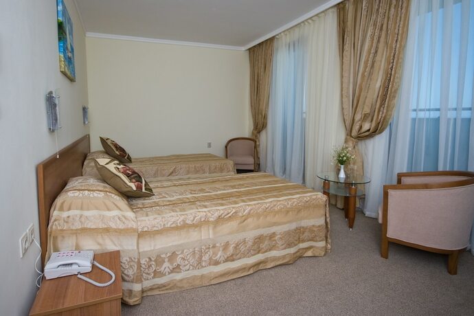 Imagen de la habitación del Hotel Lalov Egrek. Foto 15