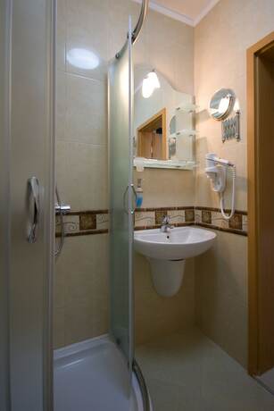 Imagen de la habitación del Hotel Lalov Egrek. Foto 16