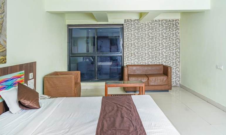 Imagen de la habitación del Hotel Lals Plaza. Foto 4