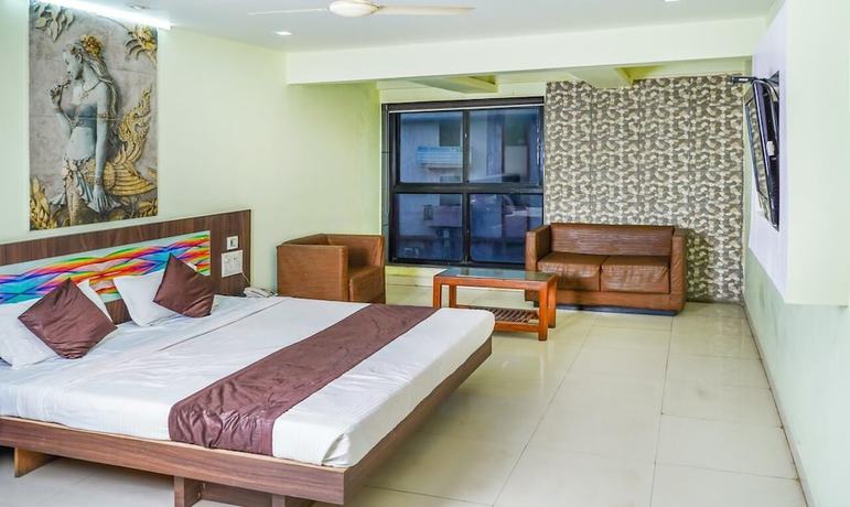 Imagen de la habitación del Hotel Lals Plaza. Foto 6