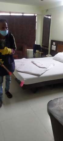 Imagen de la habitación del Hotel Lals Plaza. Foto 10