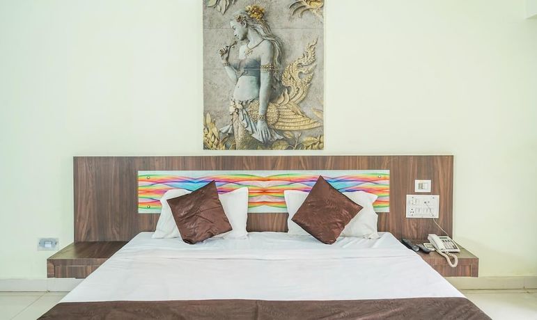 Imagen de la habitación del Hotel Lals Plaza. Foto 13
