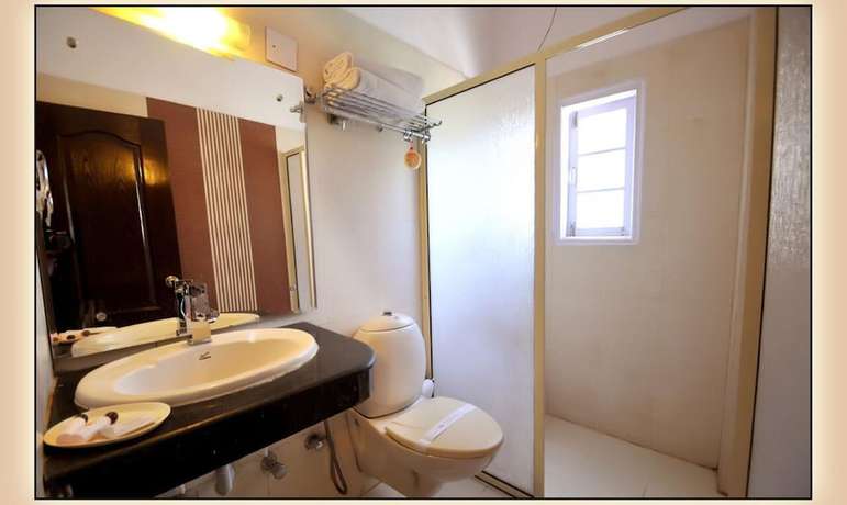 Imagen de la habitación del Hotel Lals Plaza. Foto 16