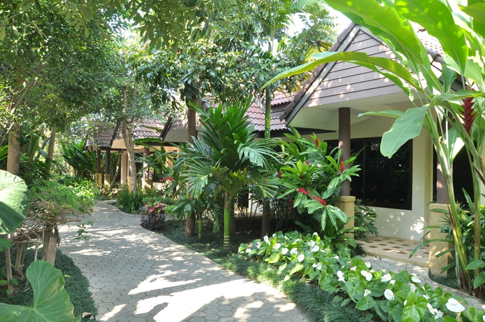 Imagen de los exteriores del Hotel Laluna and Resort. Foto 16