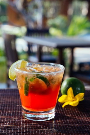 Imagen del bar/restaurante del Hotel L'alya Ninh Van Bay. Foto 6