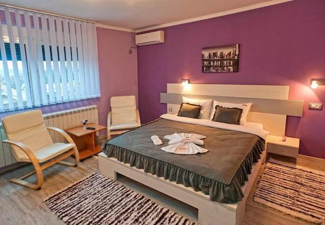 Imagen de la habitación del Hotel Lama. Foto 15