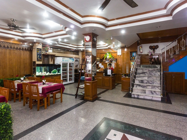 Imagen de los interiores del Hotel Lamai Inn. Foto 9