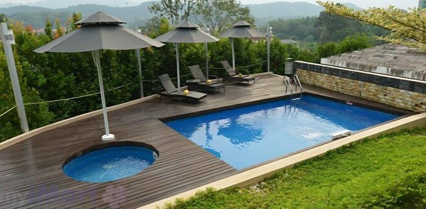 Imagen de la piscina del Hotel Laman Pesona Resort and Spa. Foto 34