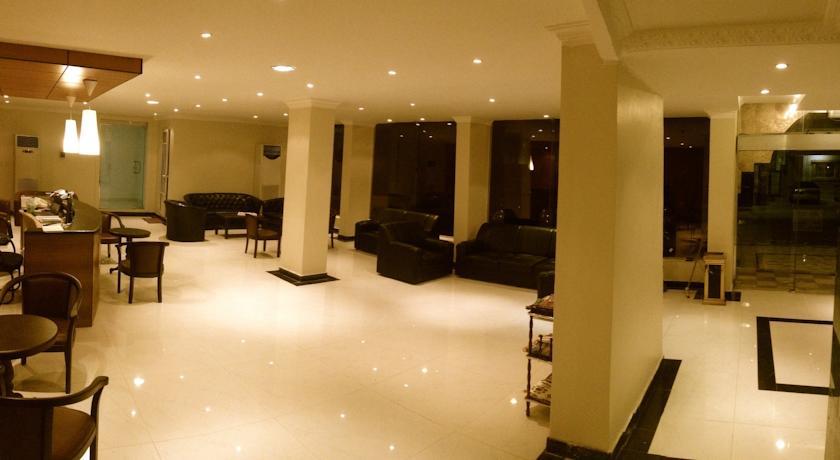 Imagen de los interiores del Hotel Lamar Suites Hotel. Foto 5