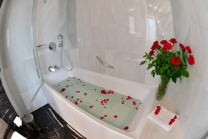 Imagen de la habitación del Hotel Lamaraz. Foto 8