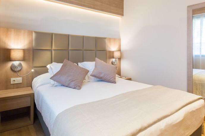 Imagen de la habitación del Hotel Lamaraz. Foto 13