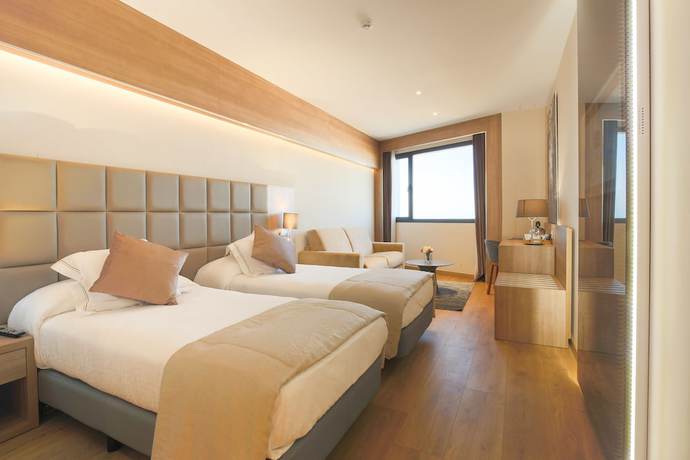 Imagen de la habitación del Hotel Lamaraz. Foto 15