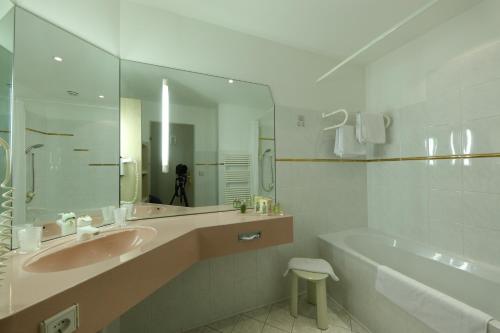 Imagen de la habitación del Hotel Lamark. Foto 6