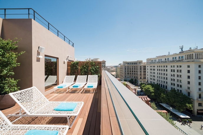 Imagen de la piscina del Hotel Lamaro. Foto 5