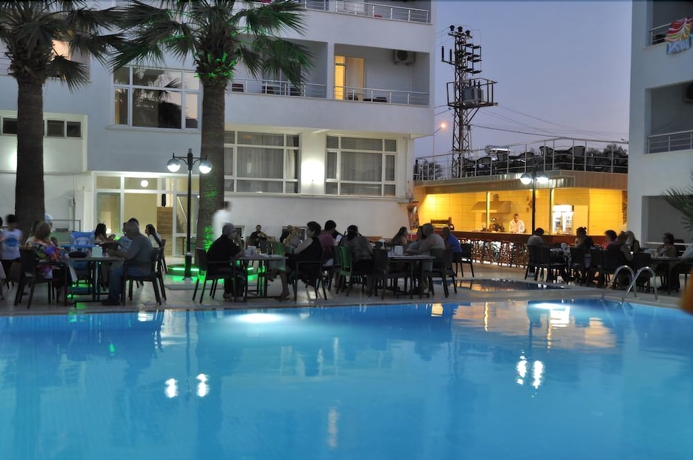 Imagen del bar/restaurante del Hotel Lambada Altinoluk. Foto 5