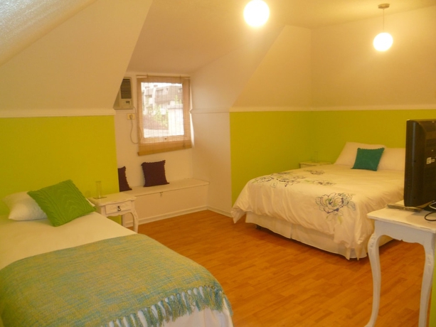 Imagen de la habitación del Hotel L'ambassade. Foto 3