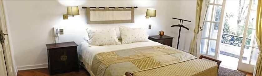 Imagen de la habitación del Hotel L'ambassade. Foto 7