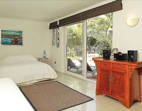 Imagen de la habitación del Hotel L'ambassade. Foto 10