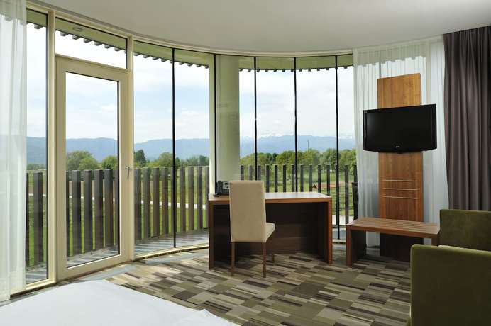 Imagen de la habitación del Hotel Lambergh Ch&acirc;teau and. Foto 8