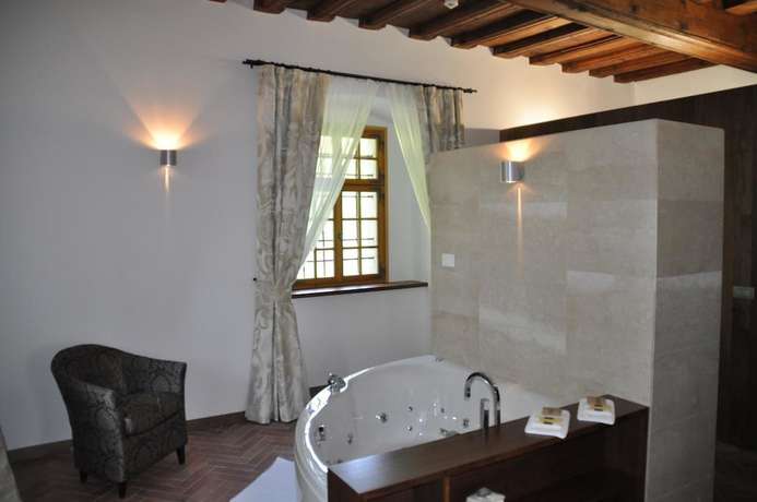 Imagen de la habitación del Hotel Lambergh Ch&acirc;teau and. Foto 11