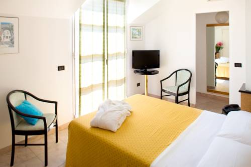 Imagen de la habitación del Hotel Lamberti. Foto 6