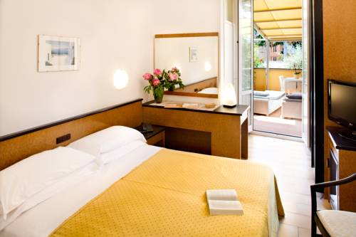 Imagen de la habitación del Hotel Lamberti. Foto 7