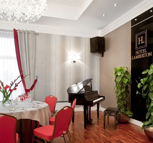 Imagen del bar/restaurante del Hotel Lamberton. Foto 4
