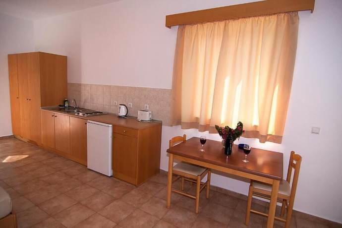 Imagen de la habitación del Hotel Lambis Studios And Apartments. Foto 4