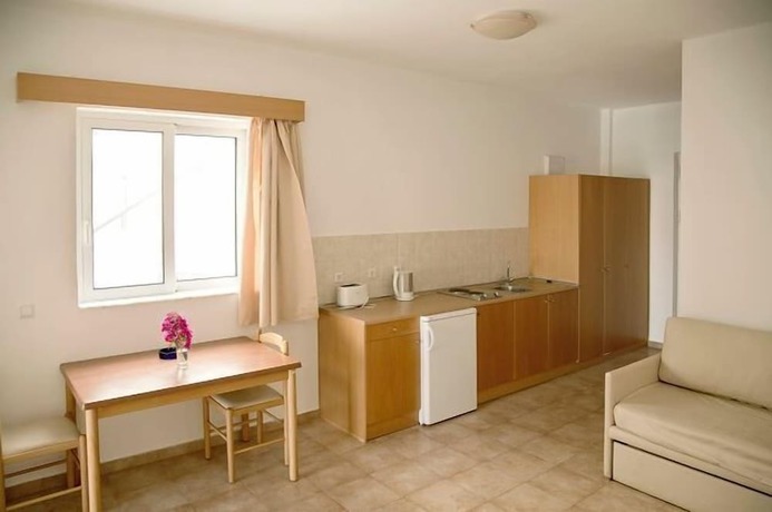 Imagen de la habitación del Hotel Lambis Studios And Apartments. Foto 6