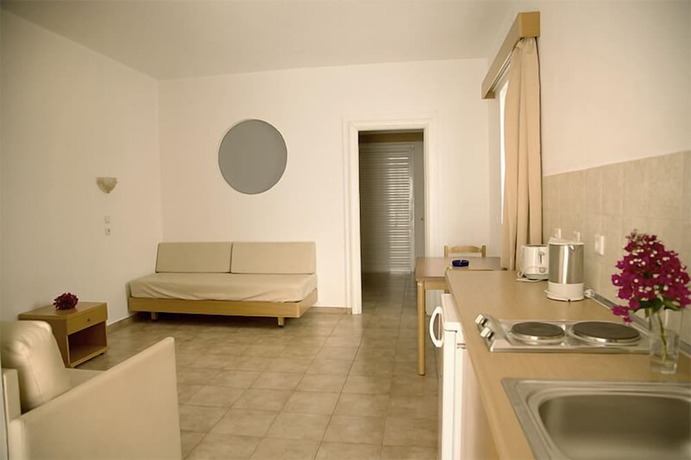Imagen de la habitación del Hotel Lambis Studios And Apartments. Foto 11