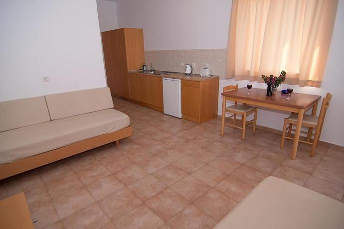 Imagen de la habitación del Hotel Lambis Studios And Apartments. Foto 12