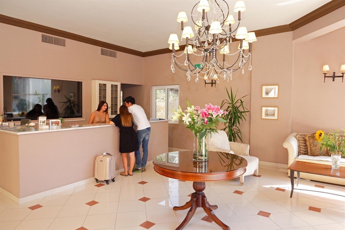 Imagen de los interiores del Hotel Lambrinos Suites. Foto 6