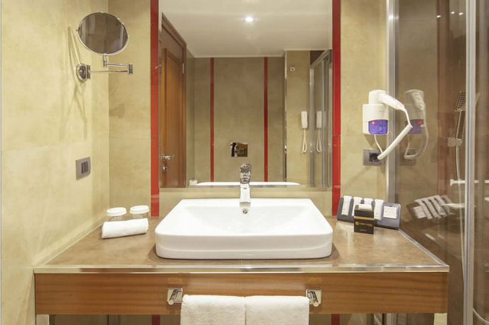 Imagen de la habitación del Hotel Lamec Business. Foto 6