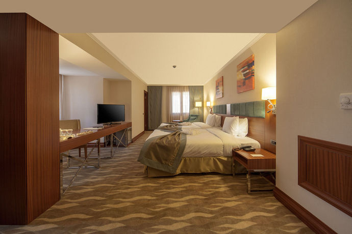 Imagen del bar/restaurante del Hotel Lamec Business. Foto 2