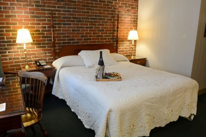 Imagen de la habitación del Hotel Lamie\'s Inn and The Old Salt Restaurant. Foto 12