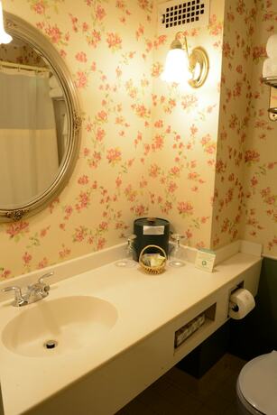 Imagen de la habitación del Hotel Lamie\'s Inn and The Old Salt Restaurant. Foto 19