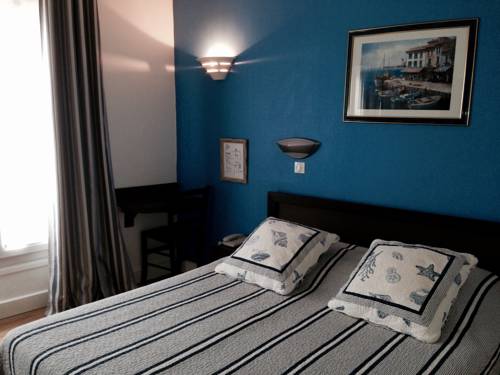 Imagen de la habitación del Hotel L'amiral. Foto 4