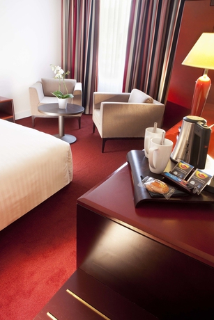 Imagen de la habitación del Hotel L'amirauté. Foto 6