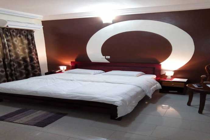 Imagen de la habitación del Hotel Lamirol. Foto 9