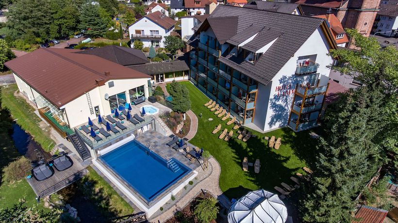 Imagen de la piscina del Hotel Lamm, Heimbuchenthal. Foto 18