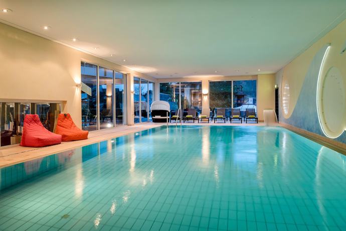 Imagen de la piscina del Hotel Lamm, Heimbuchenthal. Foto 19