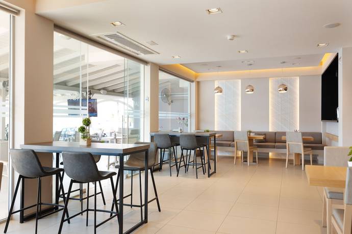 Imagen del bar/restaurante del Hotel Lamon. Foto 4