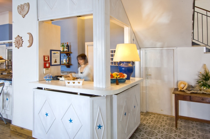 Imagen de los interiores del Hotel Lamorosa. Foto 16