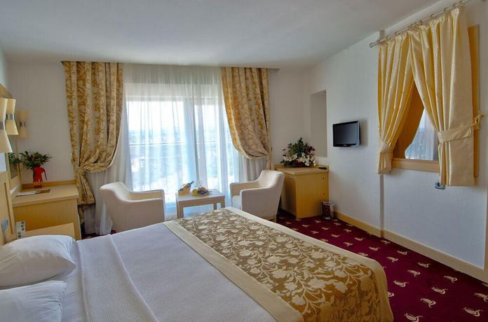 Imagen de la habitación del Hotel Lamos. Foto 4