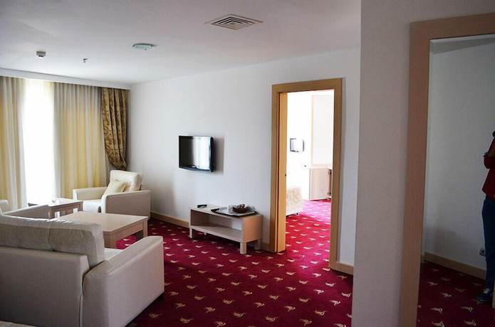 Imagen de la habitación del Hotel Lamos. Foto 10