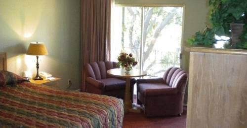 Imagen de la habitación del Hotel Lamp Liter Inn. Foto 5