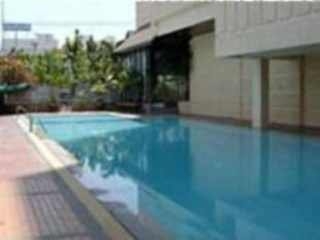 Imagen de la piscina del Hotel Lampang Wiengthong Hotel. Foto 12